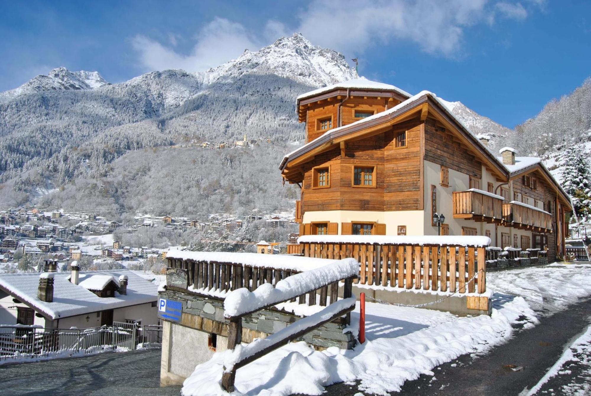 Casa Vacanza La Rocca Chiesa in Valmalenco Exterior photo