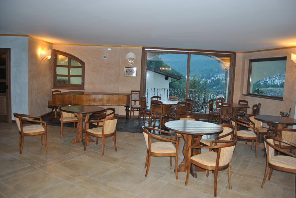 Casa Vacanza La Rocca Chiesa in Valmalenco Exterior photo